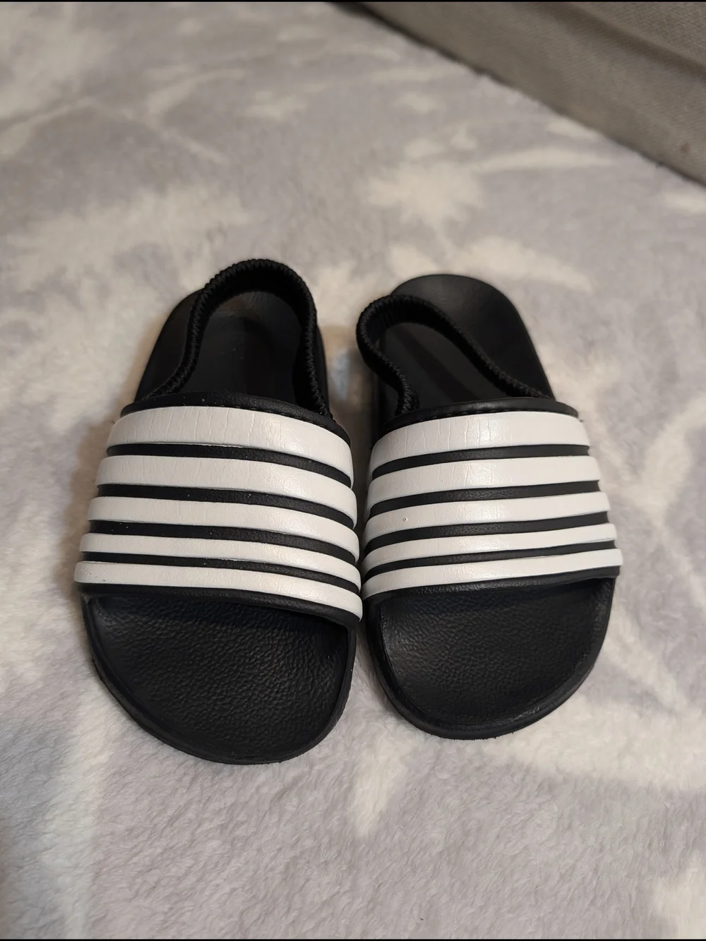 Little Kids Slide Slippers Size 9/10